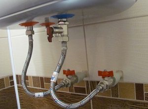 Подключение накопительного водонагревателя в Строителе